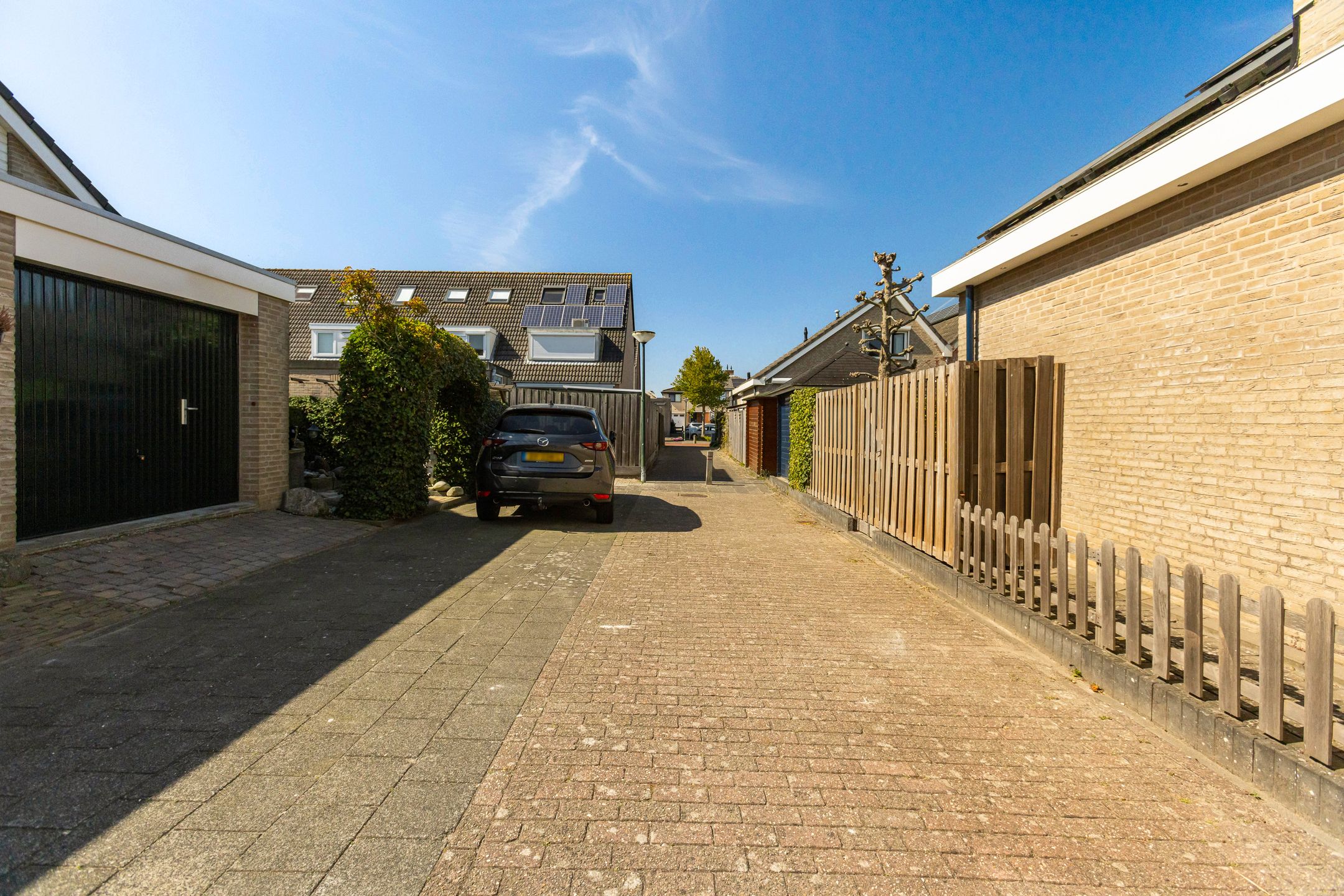 Photo 36 of Kompas 10