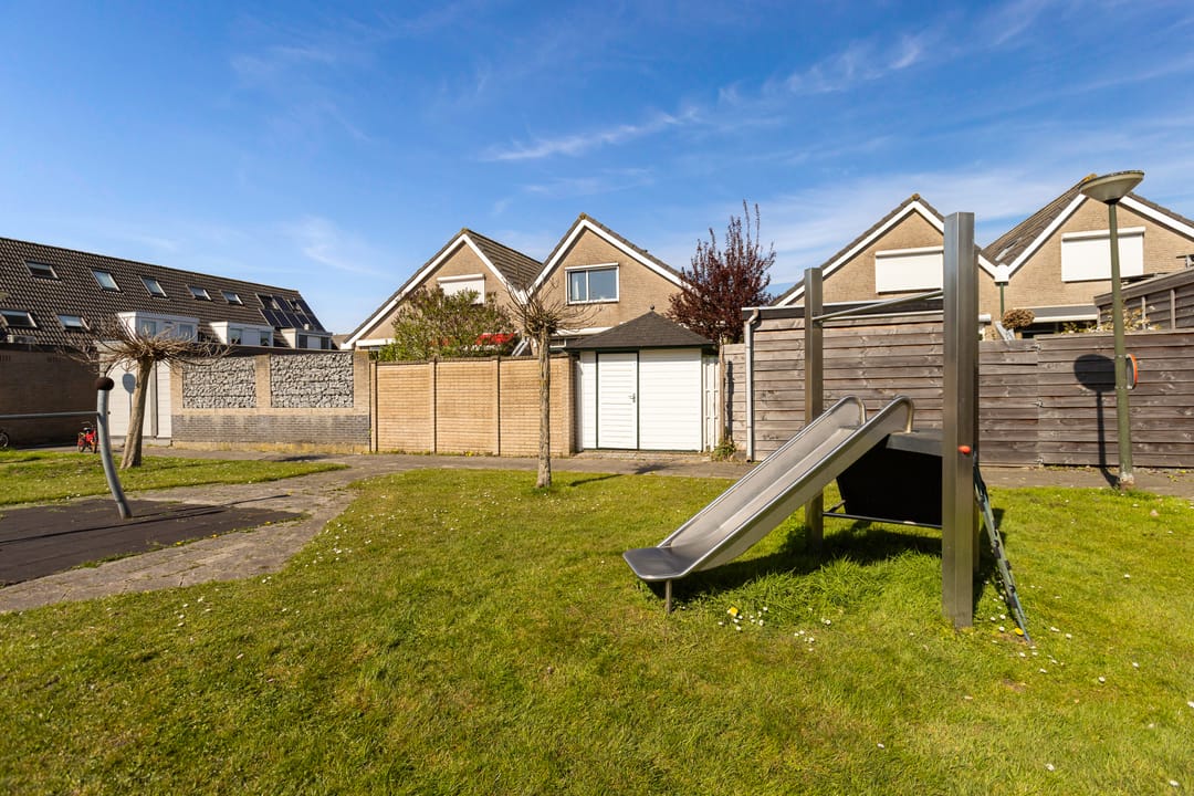 Photo 37 of Kompas 10