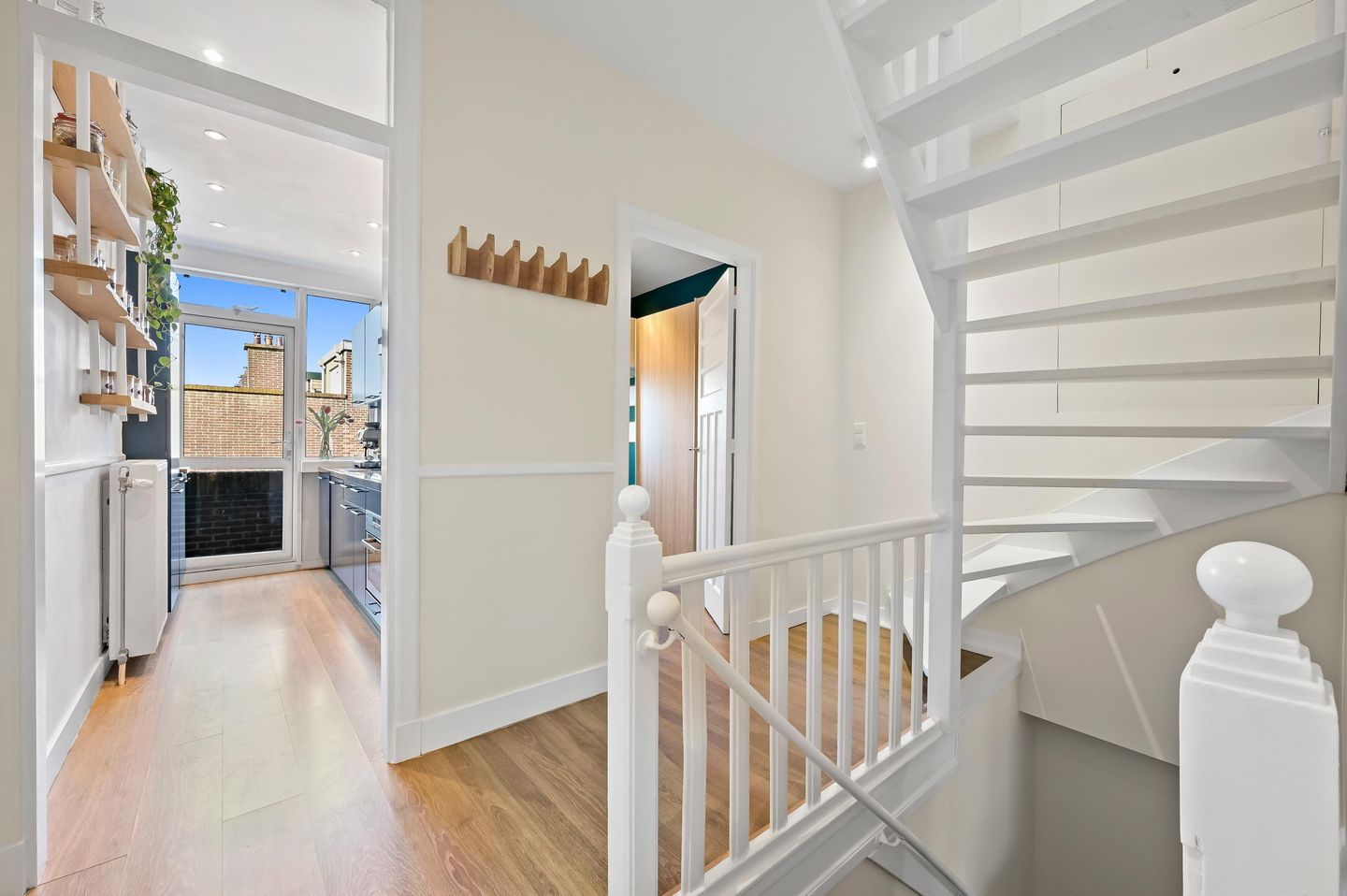 Photo 19 of van der Marckstraat 41