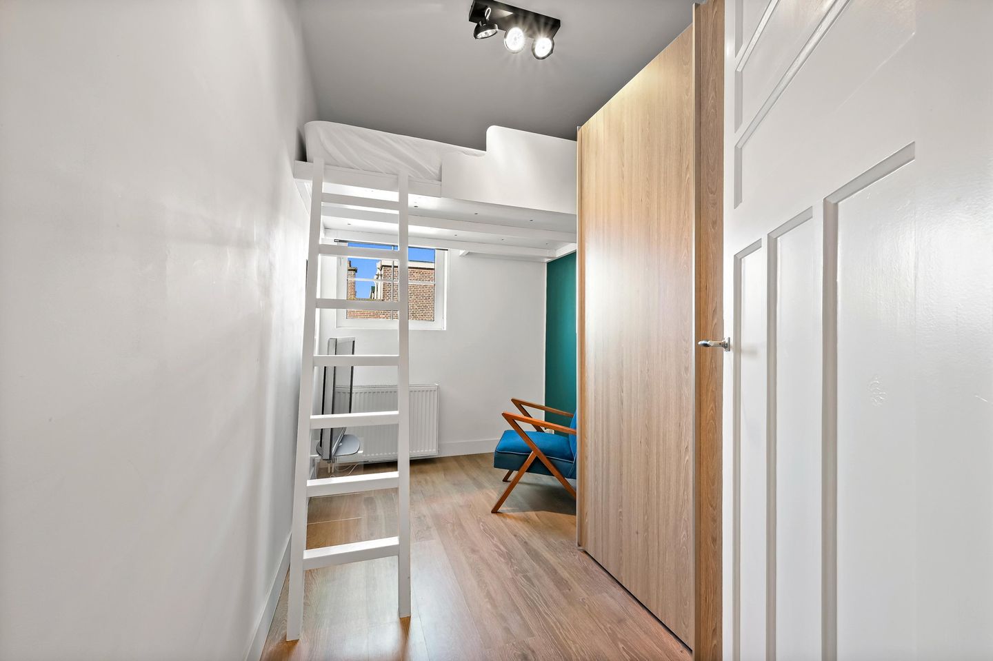 Photo 29 of van der Marckstraat 41