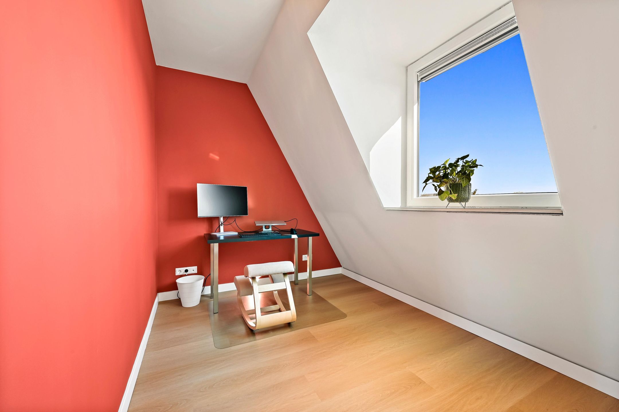 Photo 33 of van der Marckstraat 41