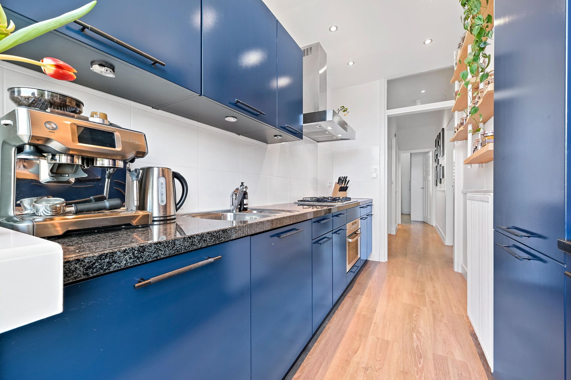 Photo 21 of van der Marckstraat 41