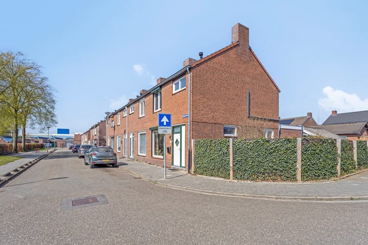 Foto 36 van Schoolstraat 2