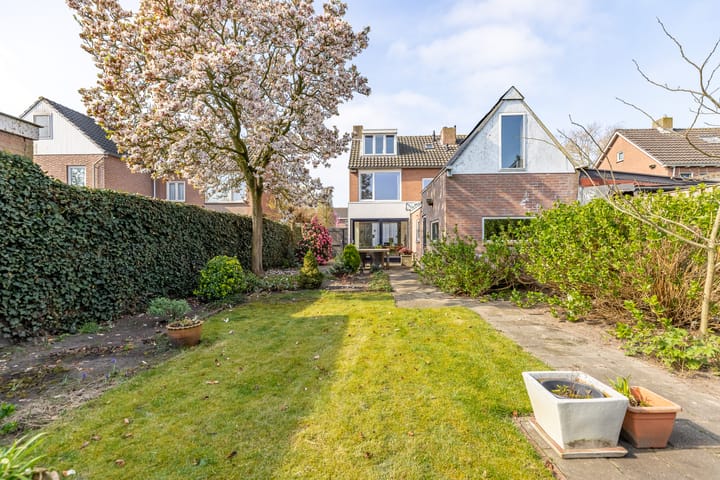 Foto 45 van Vincent van Goghstraat 14