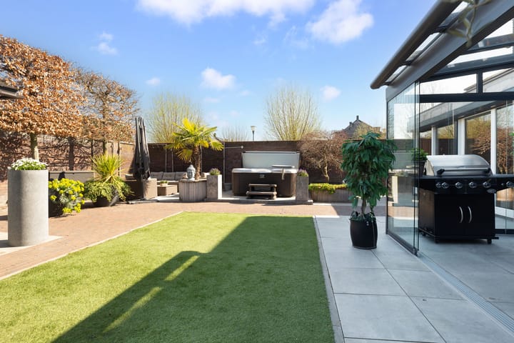 Foto 5 van Calèche 41