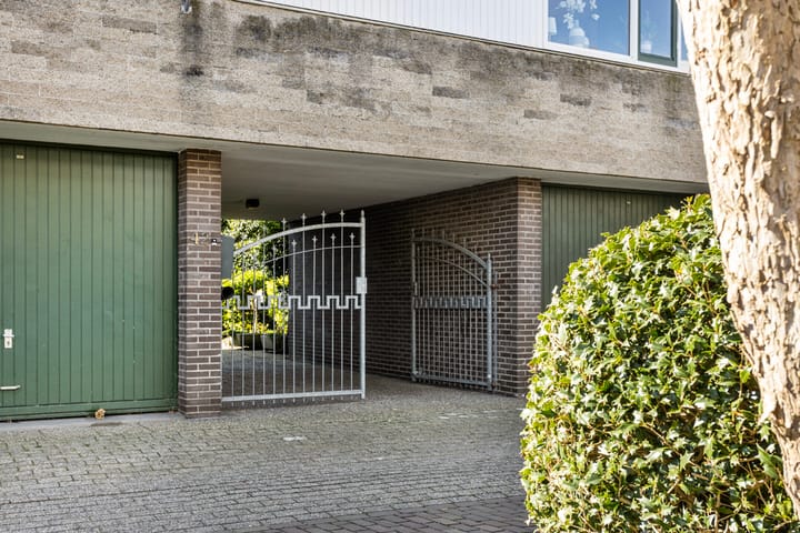 Photo 8 of Reitzstraat 42