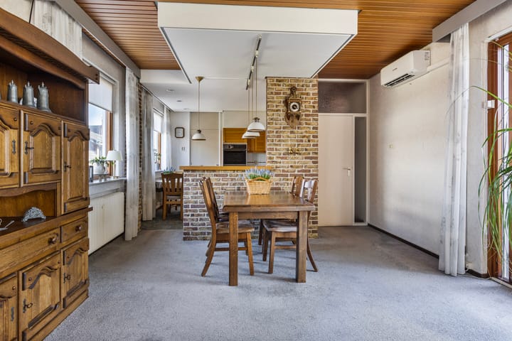 Photo 19 of Reitzstraat 42