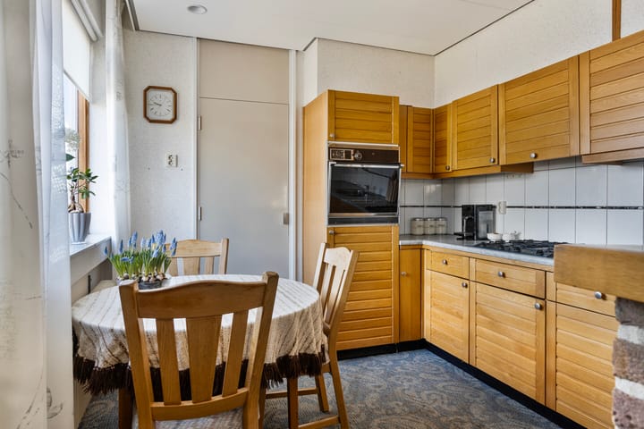 Photo 21 of Reitzstraat 42