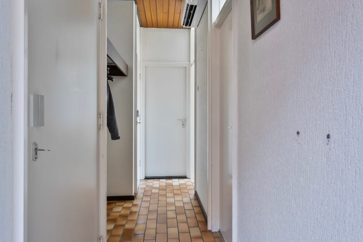 Photo 28 of Reitzstraat 42