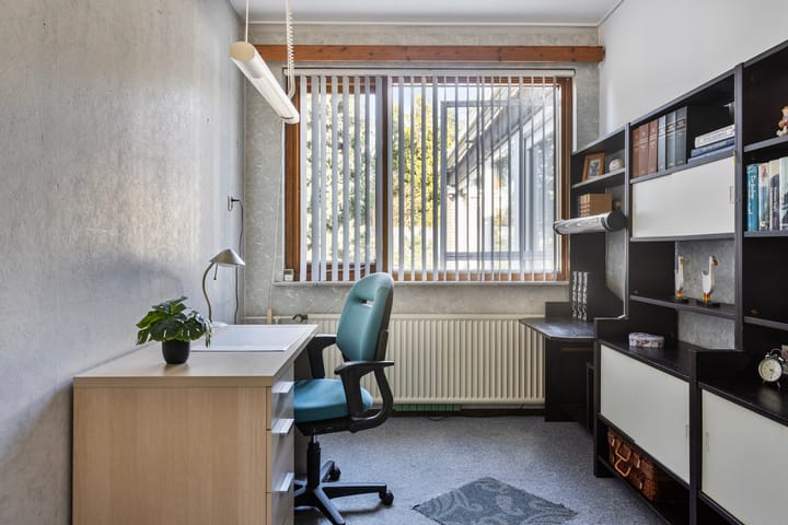 Photo 36 of Reitzstraat 42