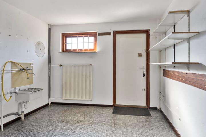 Photo 38 of Reitzstraat 42