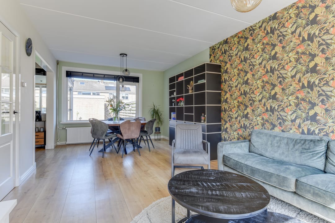 Photo 7 of Julianastraat 28