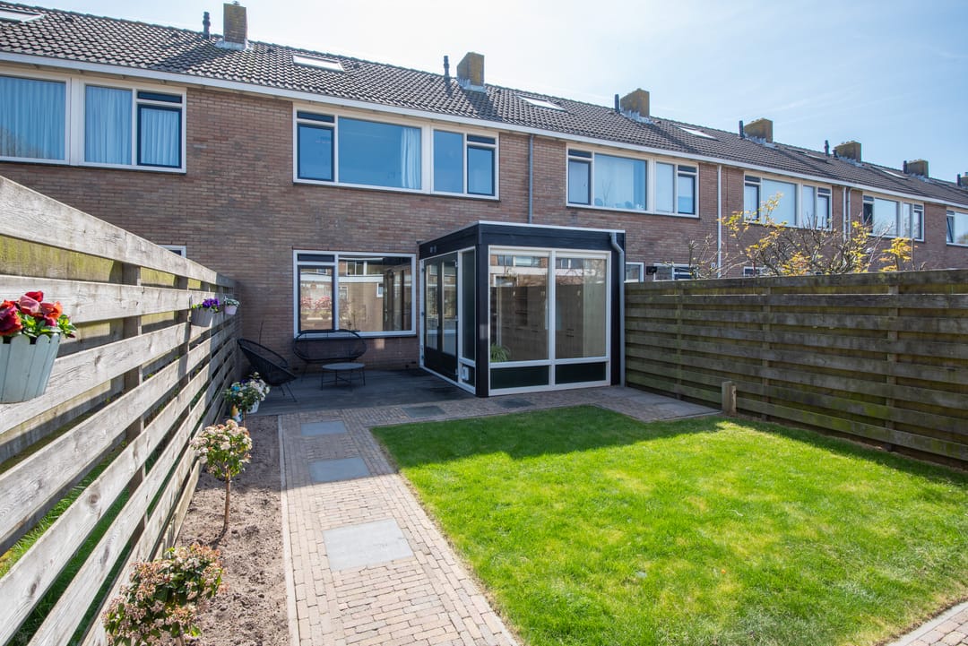 Photo 32 of Julianastraat 28