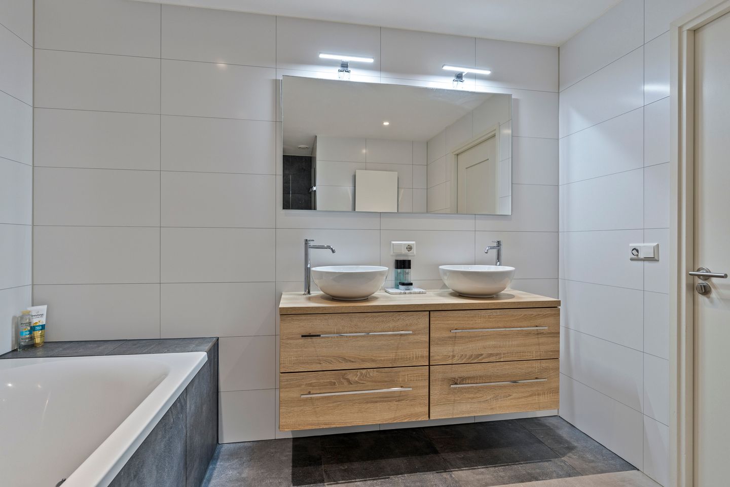 Foto 29 van Waliënsestraat 146