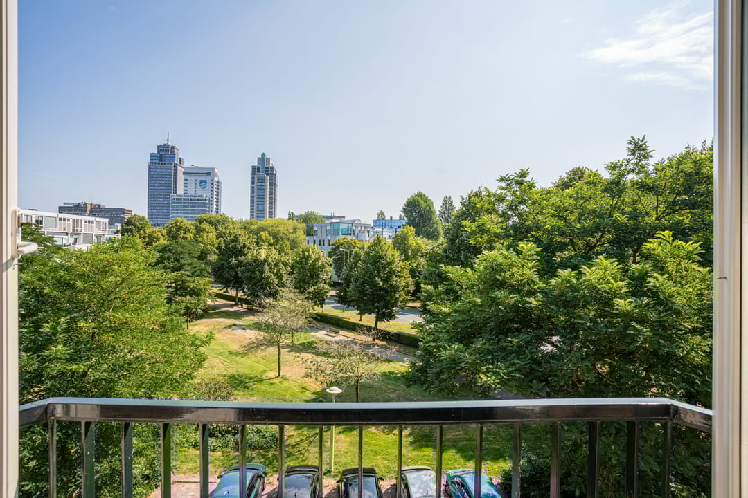 Photo 1 of Uiterwaardenstraat 5-2