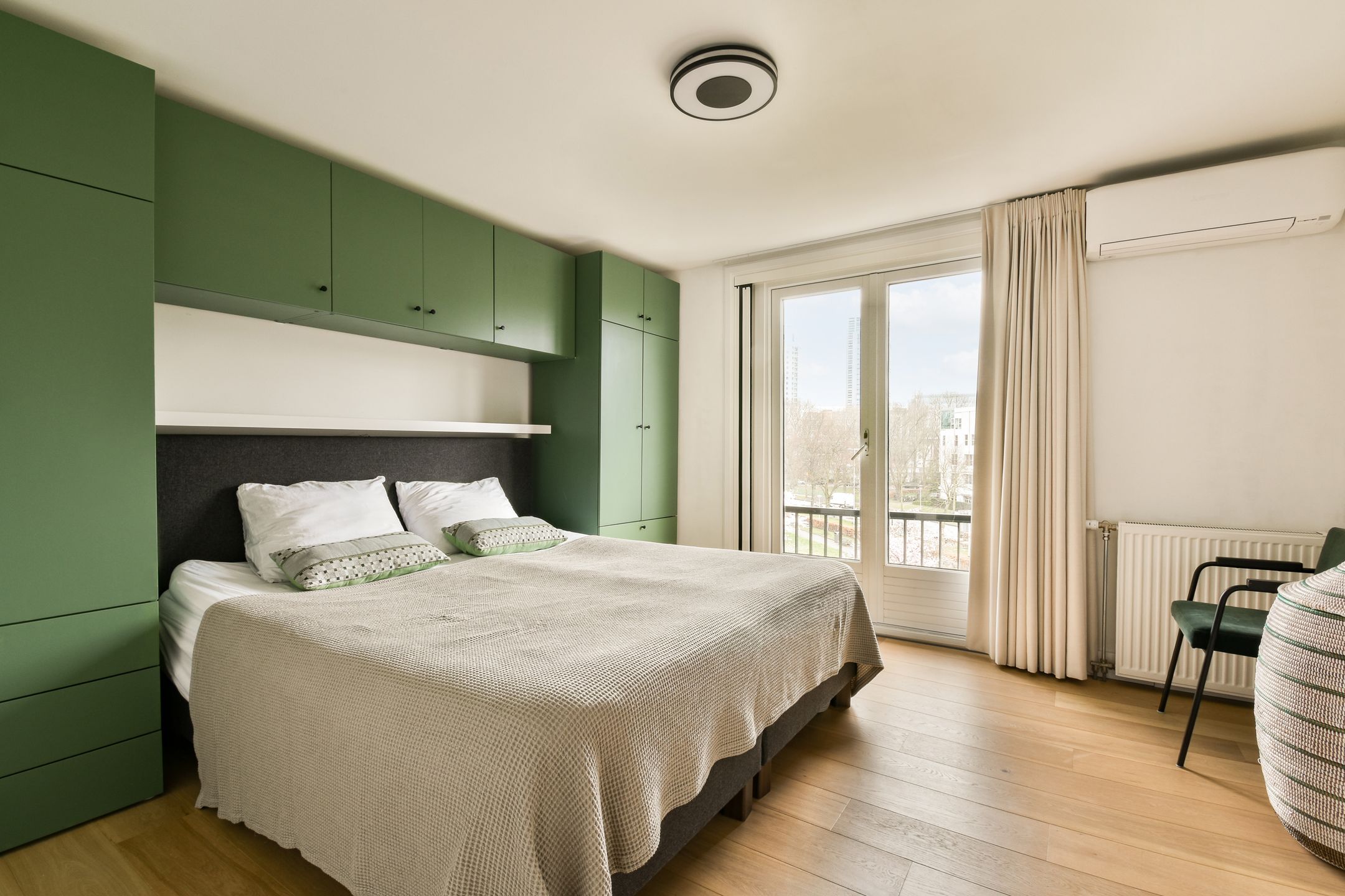 Photo 15 of Uiterwaardenstraat 5-2