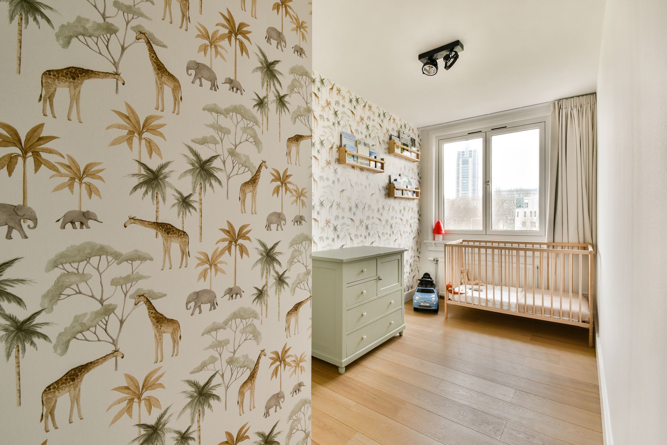 Photo 18 of Uiterwaardenstraat 5-2