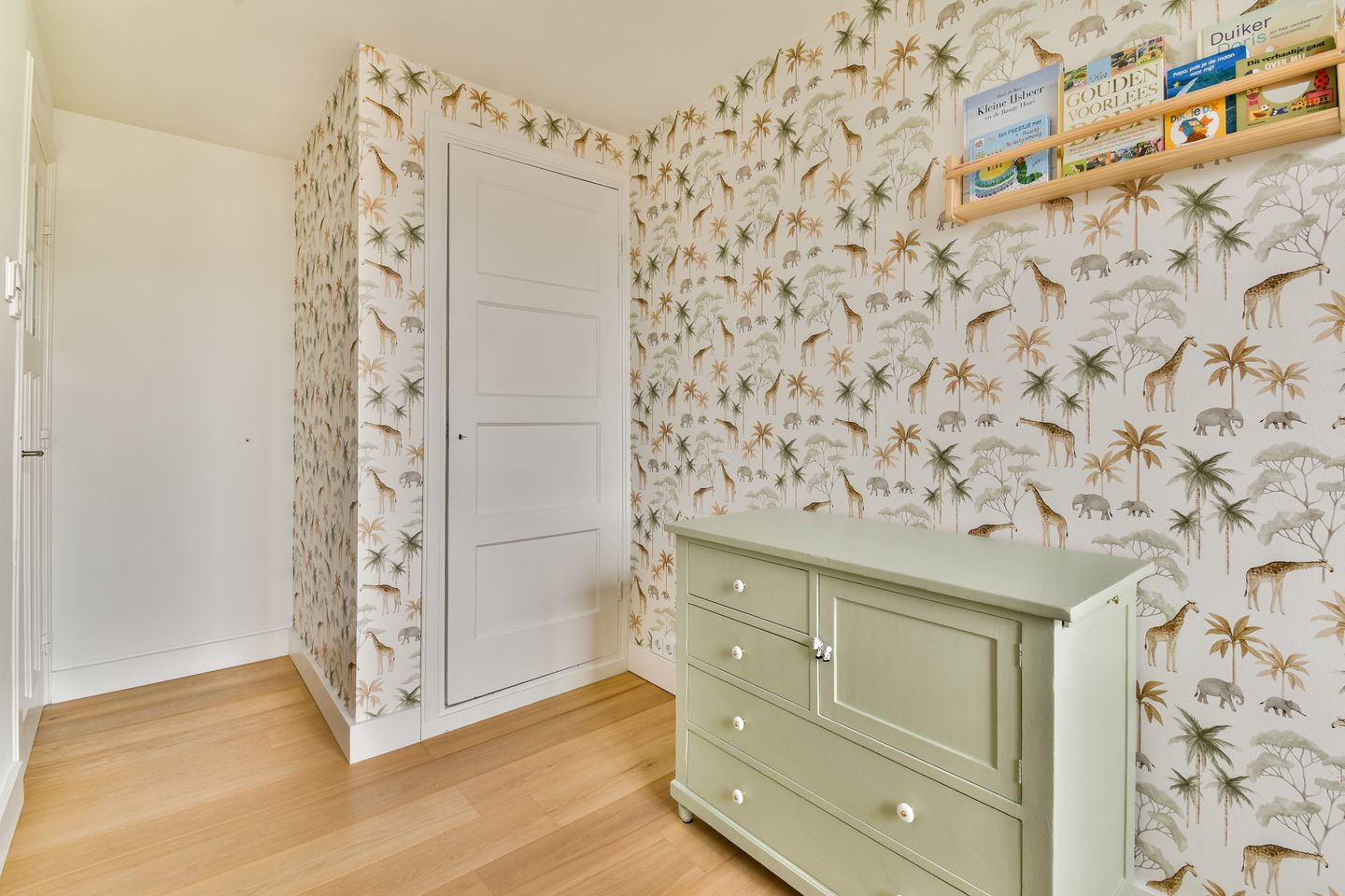 Photo 19 of Uiterwaardenstraat 5-2