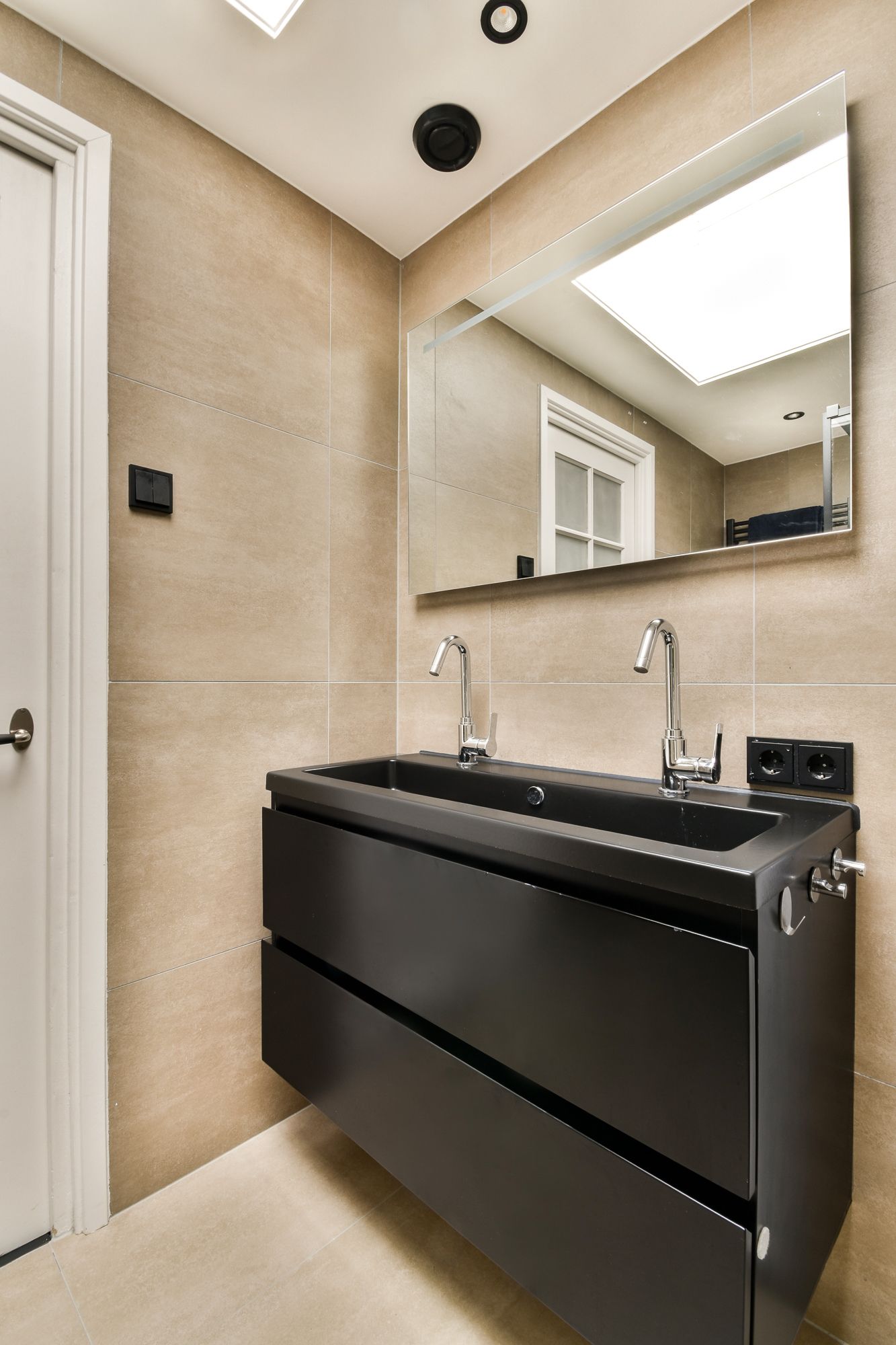 Photo 24 of Uiterwaardenstraat 5-2