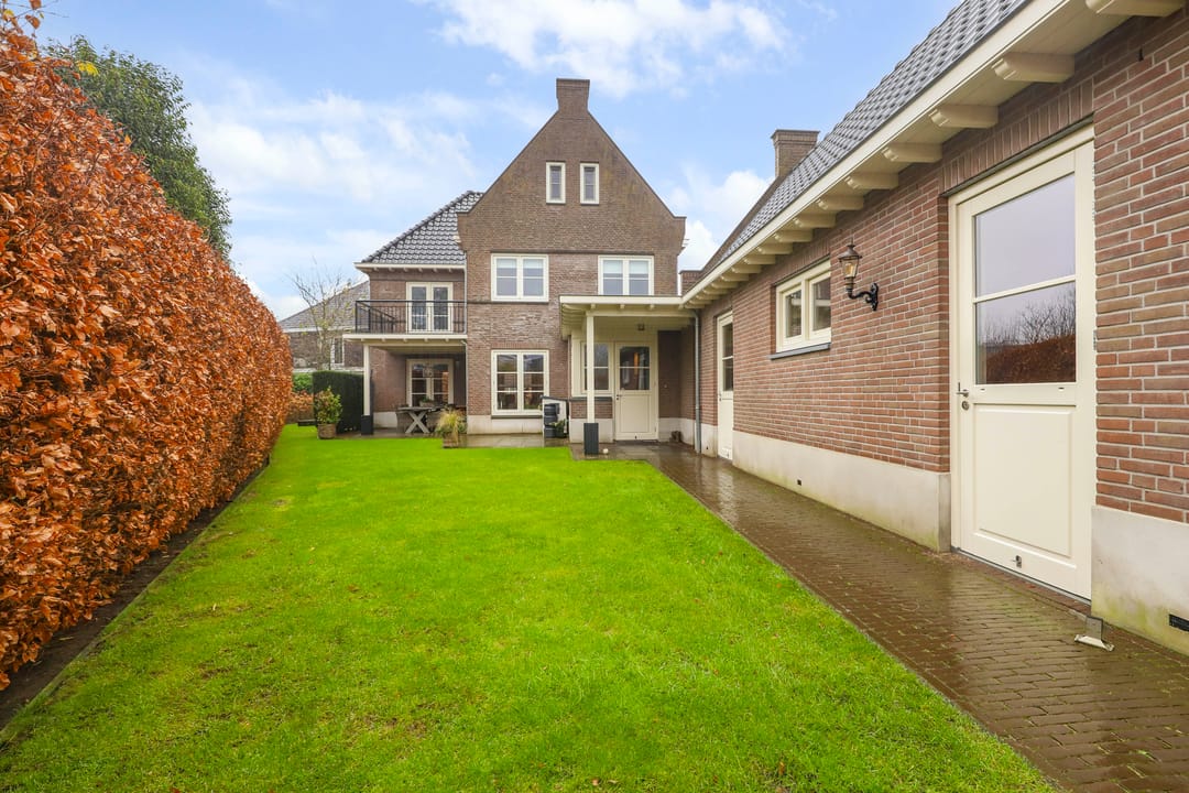 Photo 2 of Hoornbloem 25