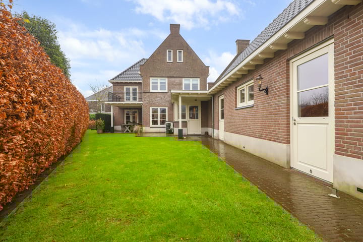 Photo 2 of Hoornbloem 25