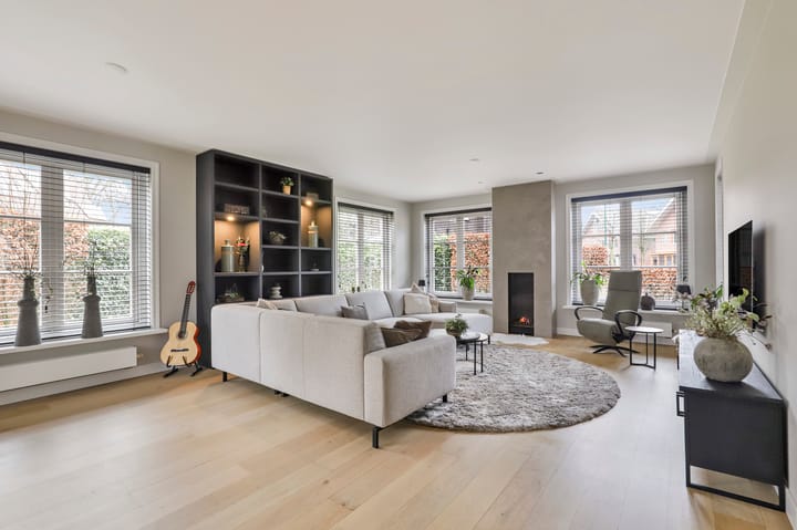 Photo 3 of Hoornbloem 25