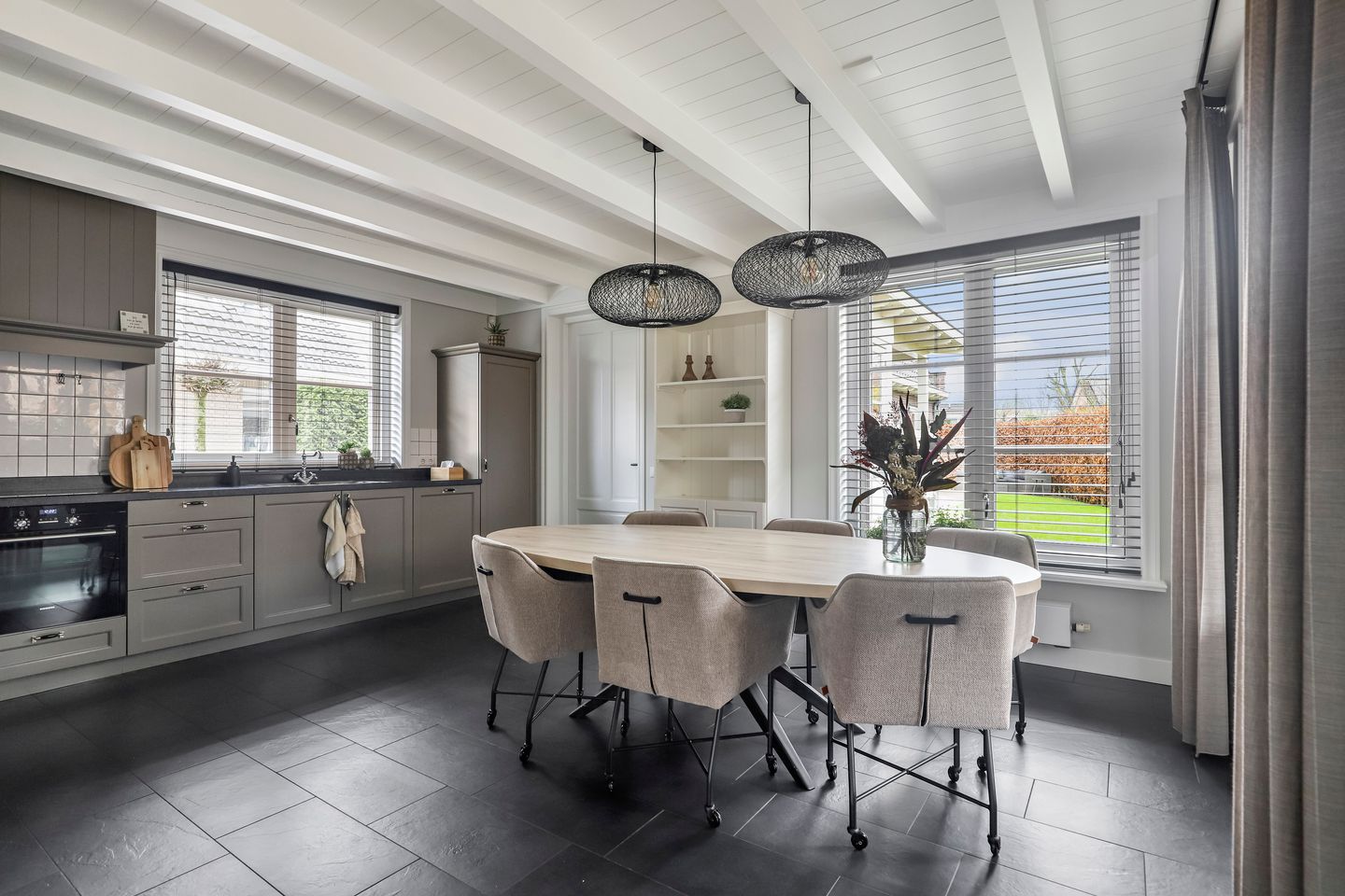 Photo 4 of Hoornbloem 25