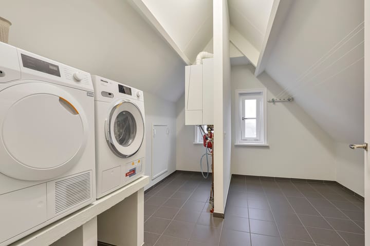 Photo 32 of Hoornbloem 25