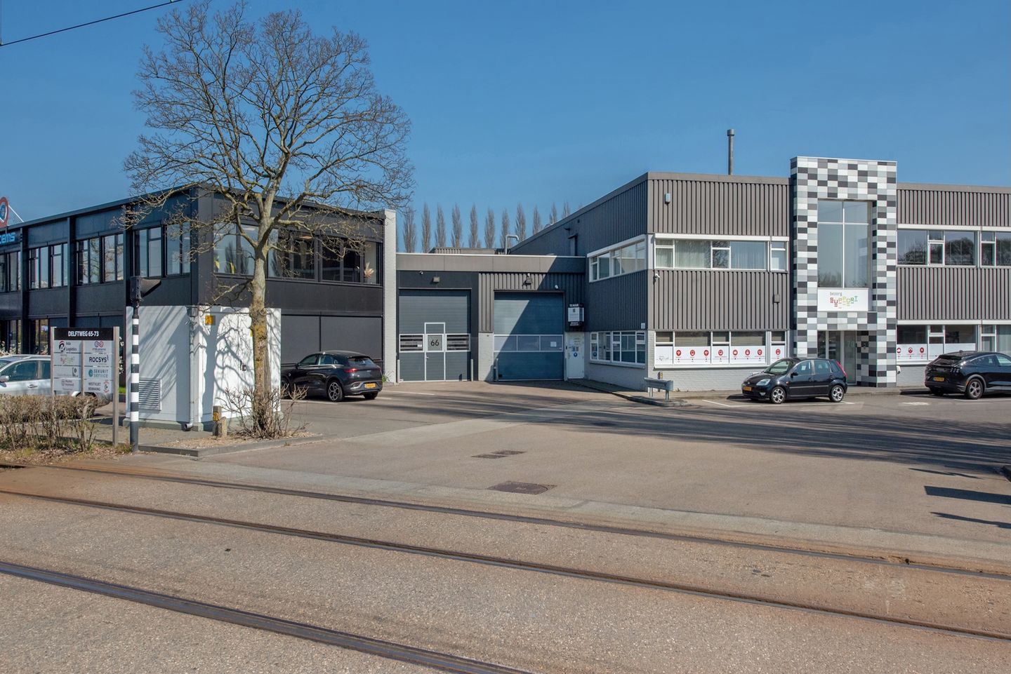 Bekijk foto 1 van Delftweg 67