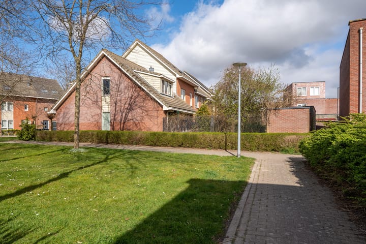 Foto 27 van Sigmundplantsoen 64