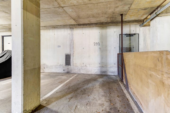 Foto 24 van Burg. Hustinxstraat 292