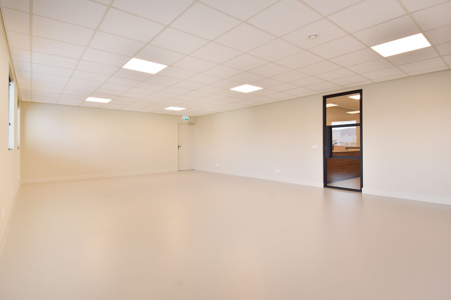 View photo 3 of Turfschipper 38