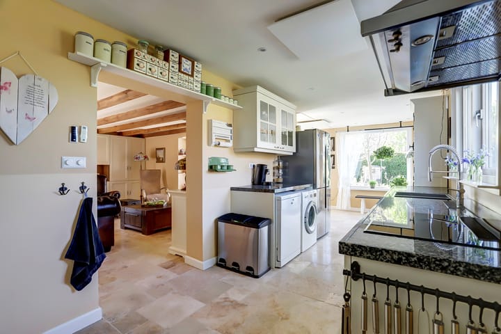 Photo 9 of Koninginneweg 2