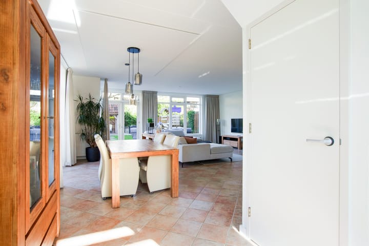 Foto 25 van Molenaarsgraafstraat 4