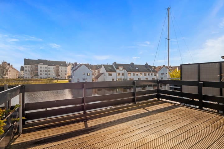 Foto 26 van Pluto 16