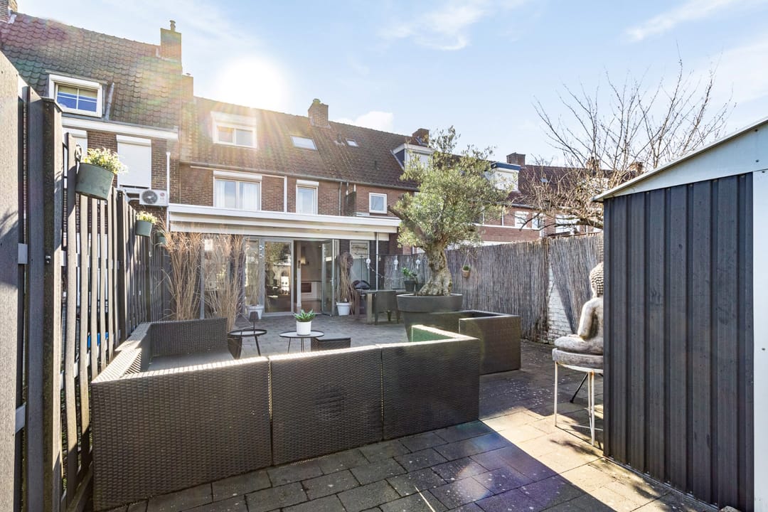 Foto 23 van Burgemeester Bloemartsstraat 18