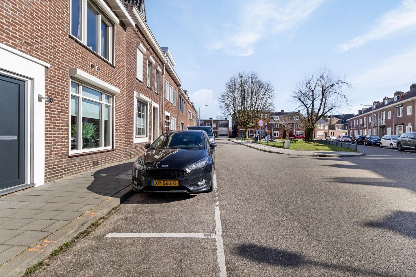 Foto 25 van Burgemeester Bloemartsstraat 18