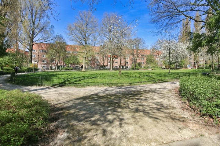 Photo 32 of Zaanstraat 146