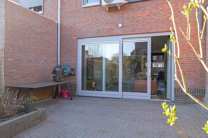 Photo 18 of Steenuil 47