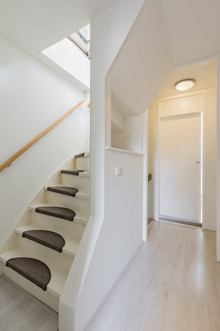 Foto 14 van Van Limburg Stirumlaan 1