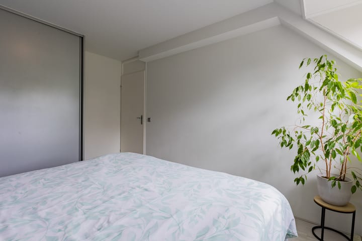 Foto 16 van Van Limburg Stirumlaan 1