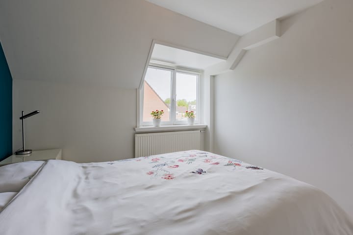 Foto 20 van Van Limburg Stirumlaan 1