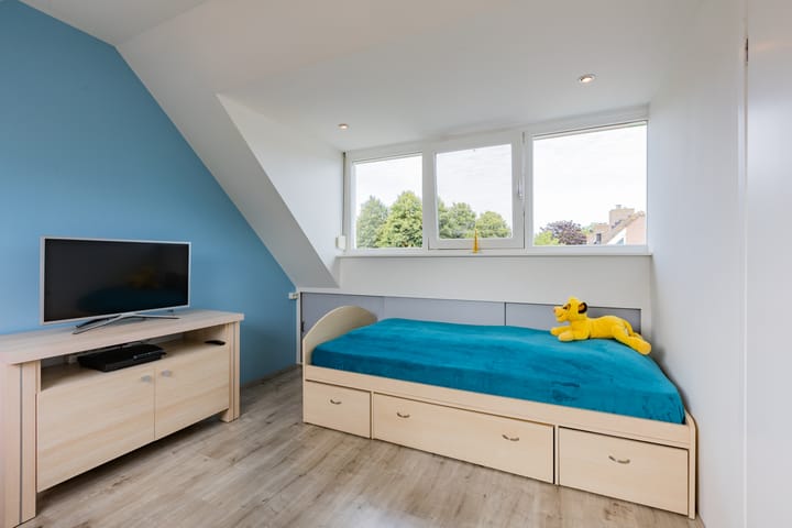 Foto 26 van Van Limburg Stirumlaan 1