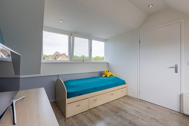 Foto 27 van Van Limburg Stirumlaan 1