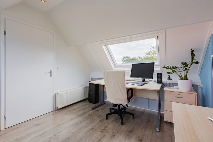 Foto 28 van Van Limburg Stirumlaan 1