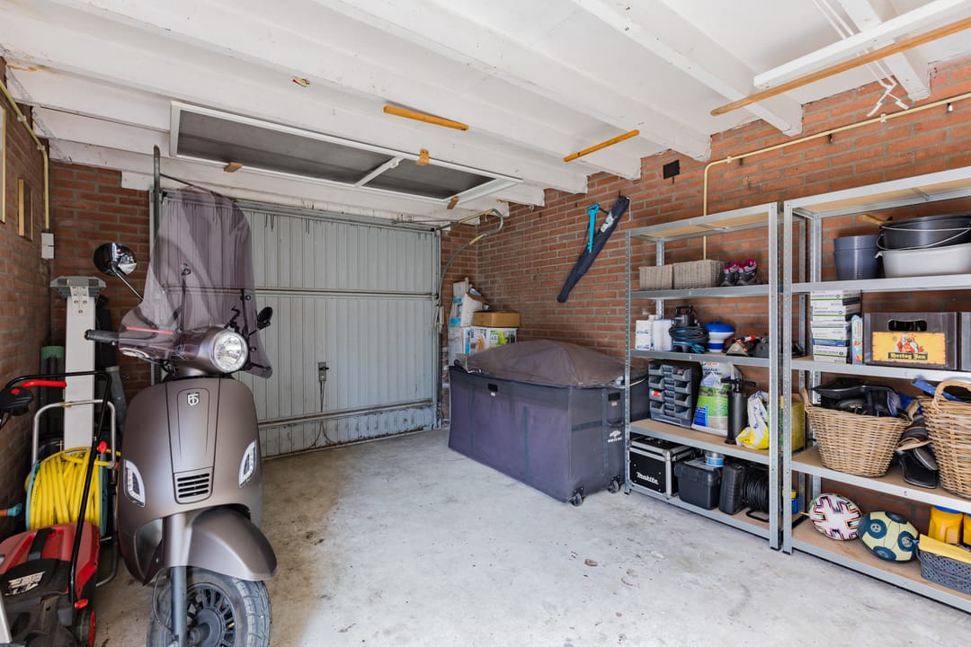 Foto 31 van Van Limburg Stirumlaan 1