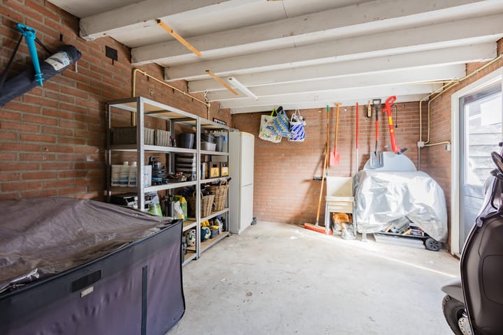 Foto 32 van Van Limburg Stirumlaan 1