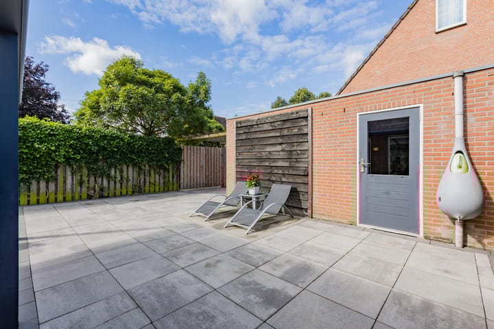 Foto 37 van Van Limburg Stirumlaan 1