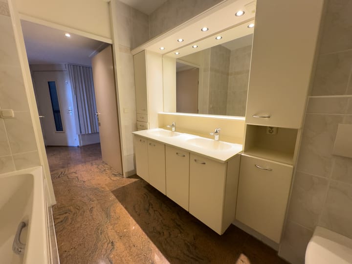 Photo 19 of Markt 19-B