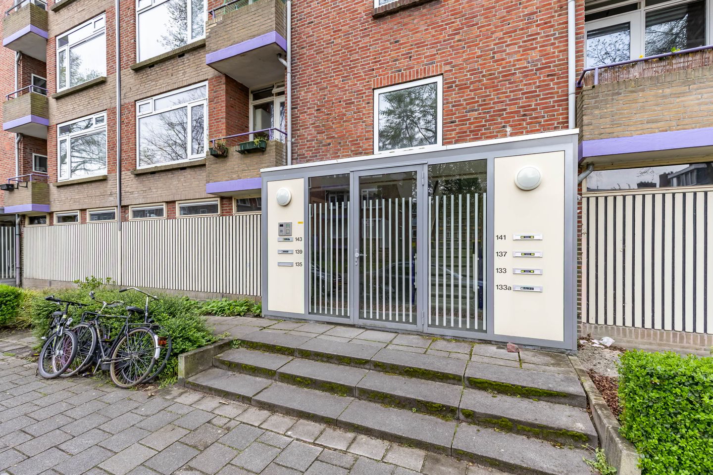 Photo 5 of Multatulistraat 133-A